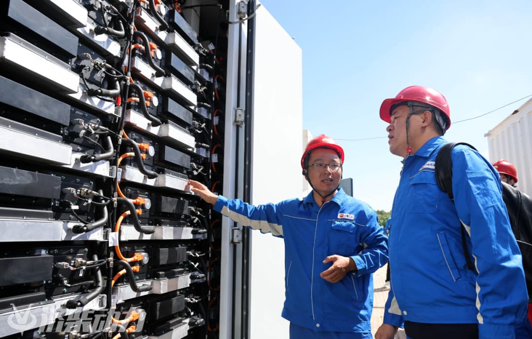 İlk Yerli Elektrikli Kırılma Gazı Jeneratörü ve Enerji Depolama Hibrit Güç Sistemi İlk Yerli Elektrikli Kırılma Gazı Jeneratörü ve Enerji Depolama Hibrit Güç Sistemi